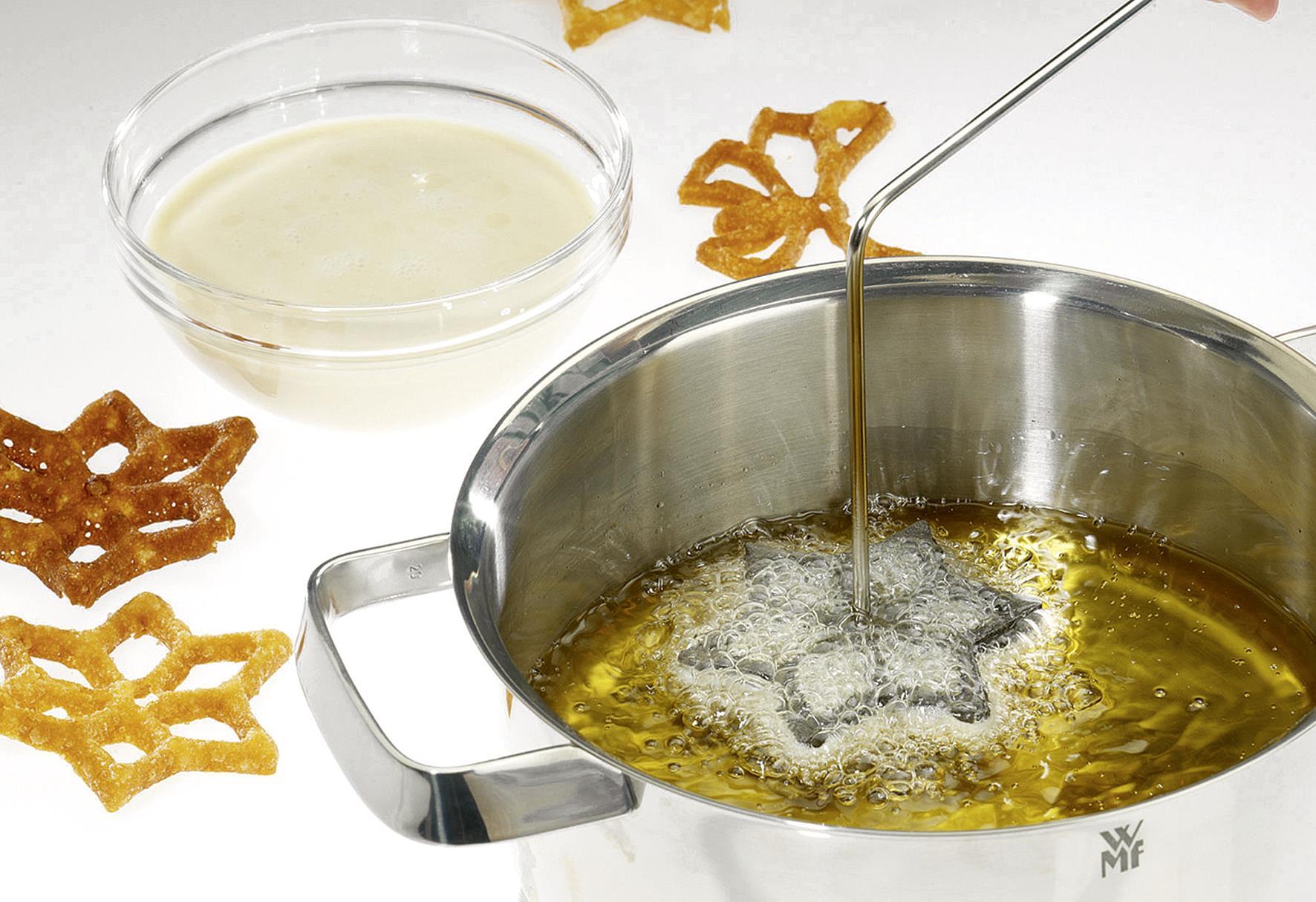 WESTMARK Waffelbäckerei-Set Drahtbügel 3 Motive für Rosettenwaffeln Rezept