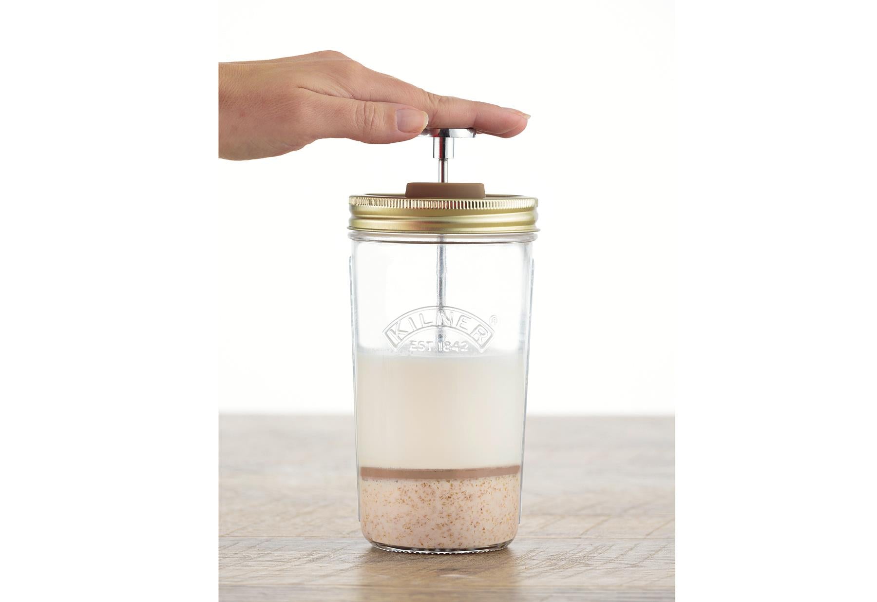KILNER Nussmilch Herstellungs-Set 2-teilig 2 Gläser 1 Spritzschutz 1 Filterkolben 1 Silikonauslauf 1 Edelstahldeckel