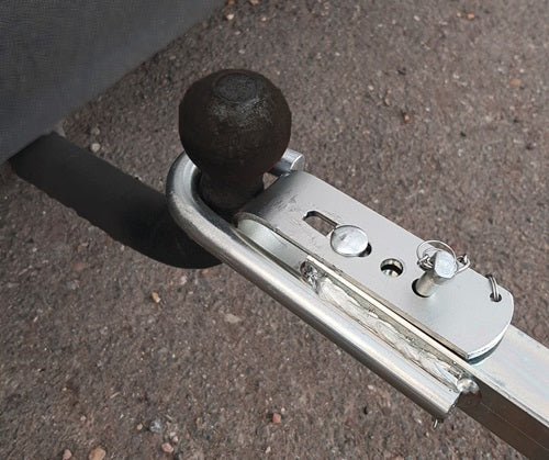 Abschleppstange Stahl verzinkt L75xB1990xH60mm 51 kg rot-weiß HP AUTOZUBEHÖR – Ansicht 3