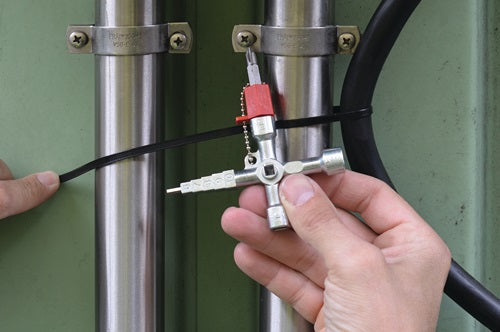 Schaltschrankschlüssel 820 M03 13 Funktionen mit Bitadapter SCHUEBO – Ansicht 4