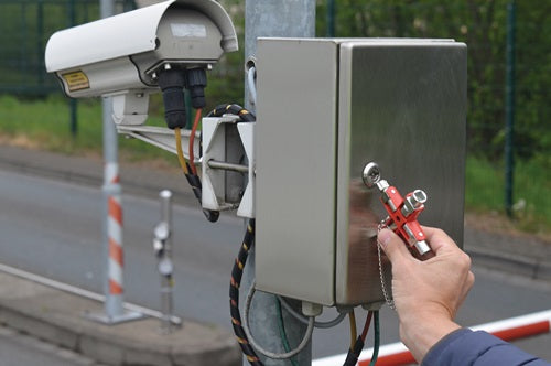 Doppel-Schaltschrankschlüssel SuBMaster 9 in 1 14 Funktionen mit Karabinerhaken an Kette SCHUEBO – Ansicht 6